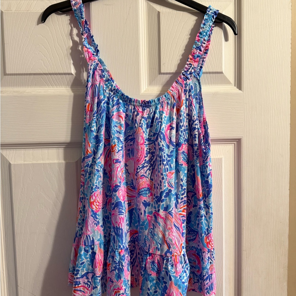 Lilly Pulitzer Loro Top in Treasure Trove. SIZE MEDIUM